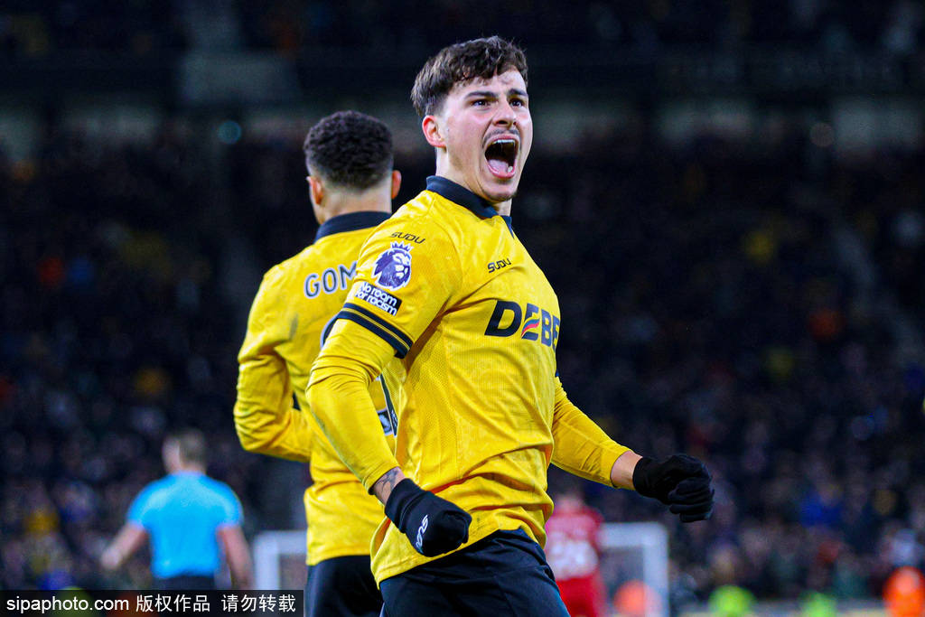 足球盘下载 _冷门足球盘下载 ！英超-萨拉赫破荒难救主 利物浦1-2遭狼队94分钟绝杀